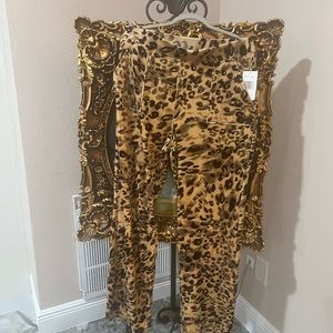 Gorgeous animal print pants